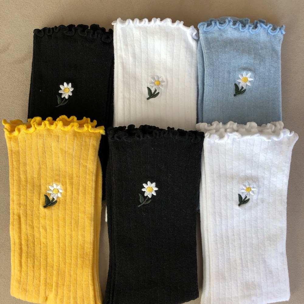 6 pair New Women Crew Ruffle Socks.